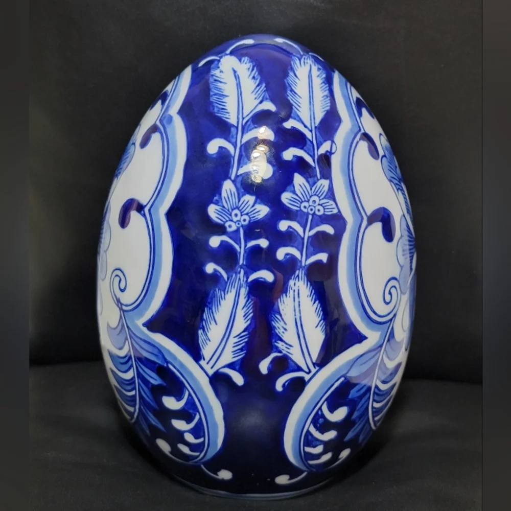 Cobalt Blue & White Chinoiserie Large 3D Egg Shape Ceramic Pottery ~ 8 inches H - Picture 9 of 17